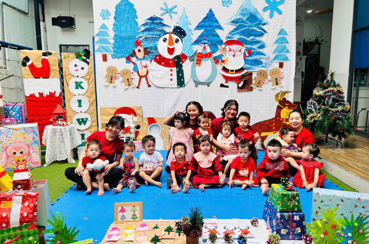 crayons, coloring book, coloring, hand, colors, coloring materials, art materials, school supplies, child, playing, colorful, fun, kid, childhood, kindergarten, preschool, education, preschooler, drawing, creativity, creative, crayons, coloring, child, kindergarten, kindergarten, preschool, preschool, education, education, education, education, drawing, drawing, drawing, drawing, drawing